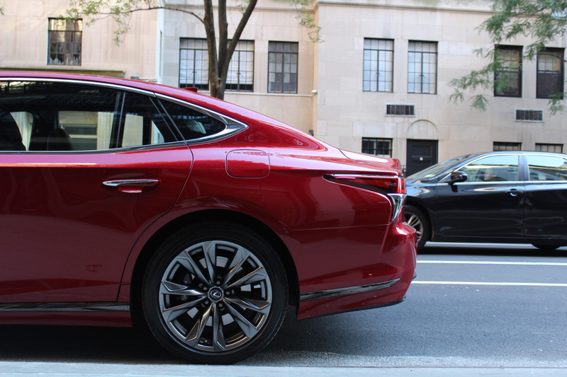 Illustration for article titled The Twin-Turbo V6 in the Lexus LS 500 Is a Legit V8 Replacement